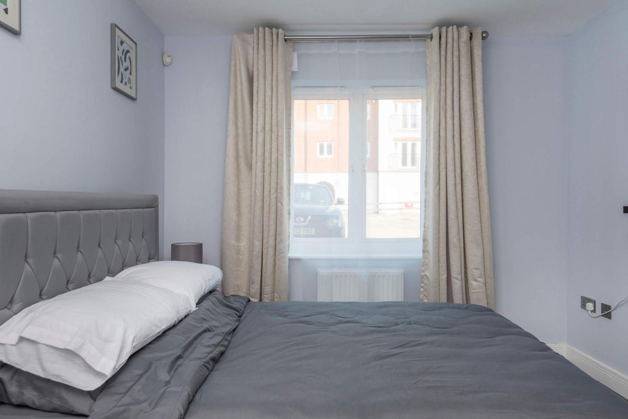 Stylish Elegant New Flat 5 Min From Elizabeth Line Apartment