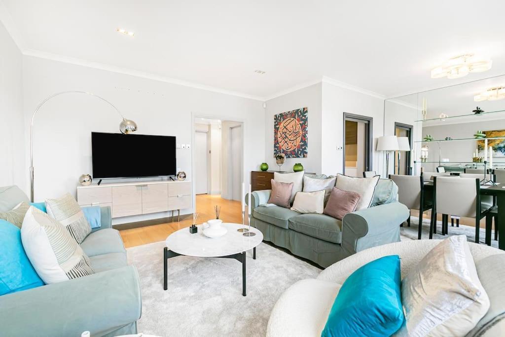 Apartment Penthouse Overlooking Hyde Park London