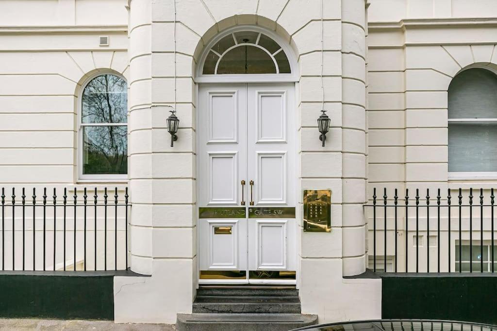 Penthouse Overlooking Hyde Park London