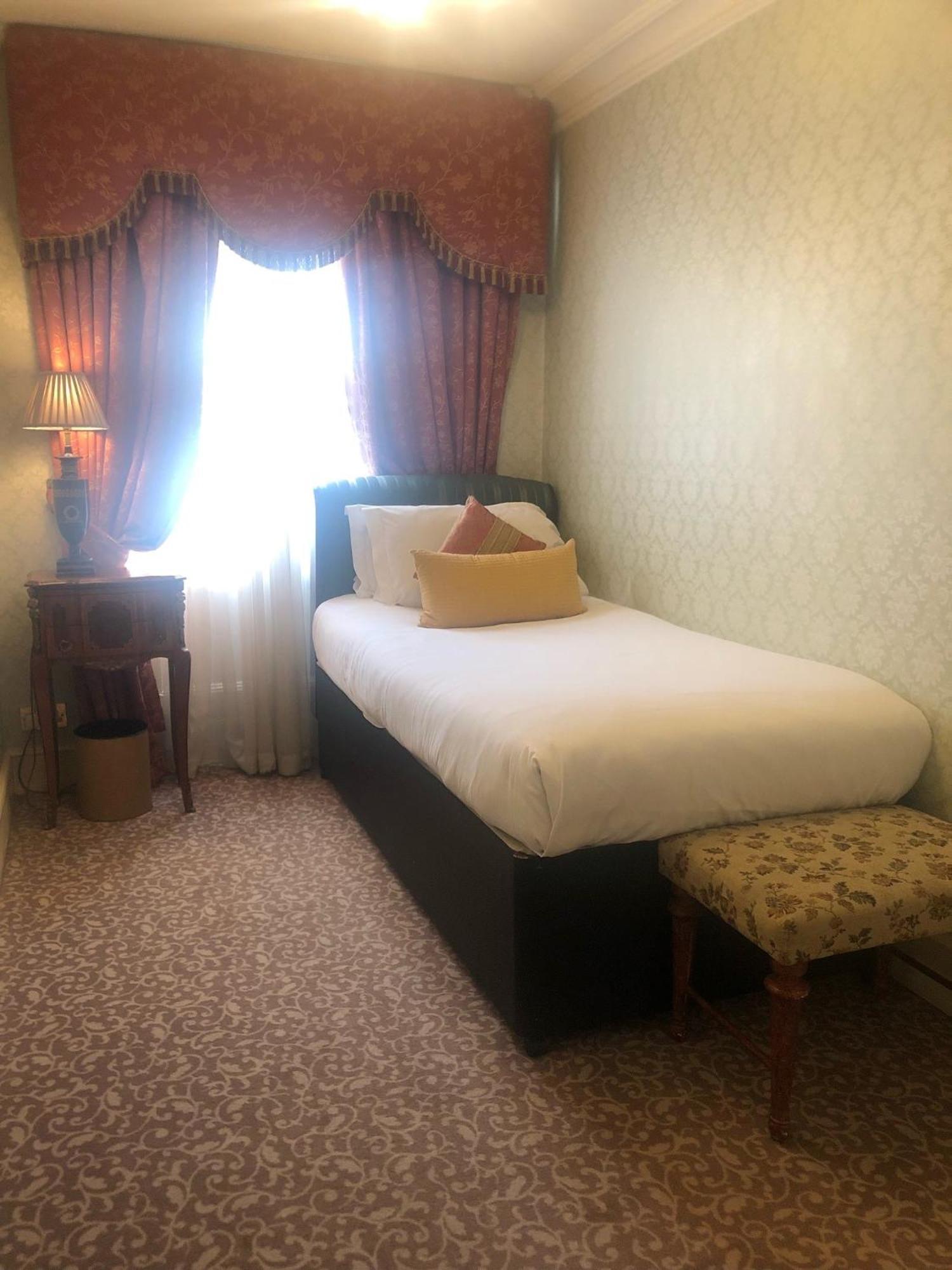 The Leonard Hotel
