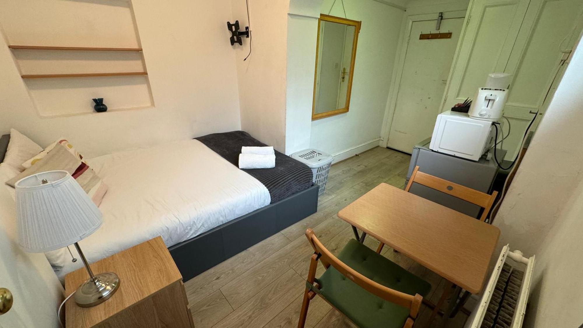 Apartment En-suite Near Everything. Shepherd's Bush - London