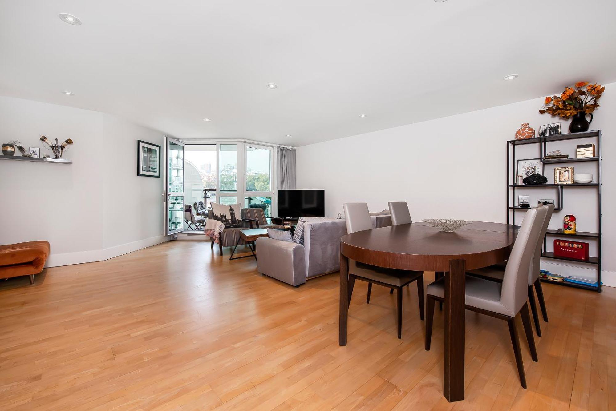 Modern 2 Bedroom 2 Bath With River View * London
