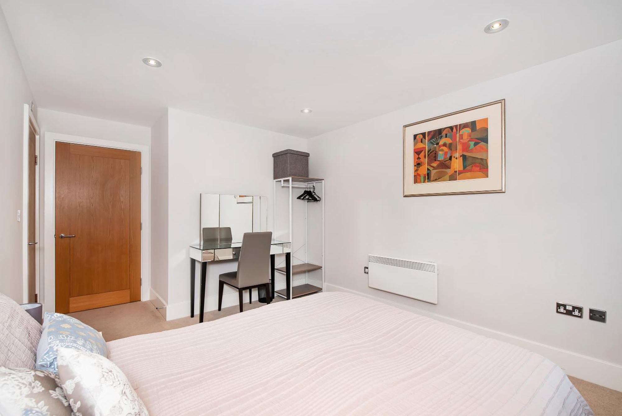 Modern 2 Bedroom 2 Bath With River View