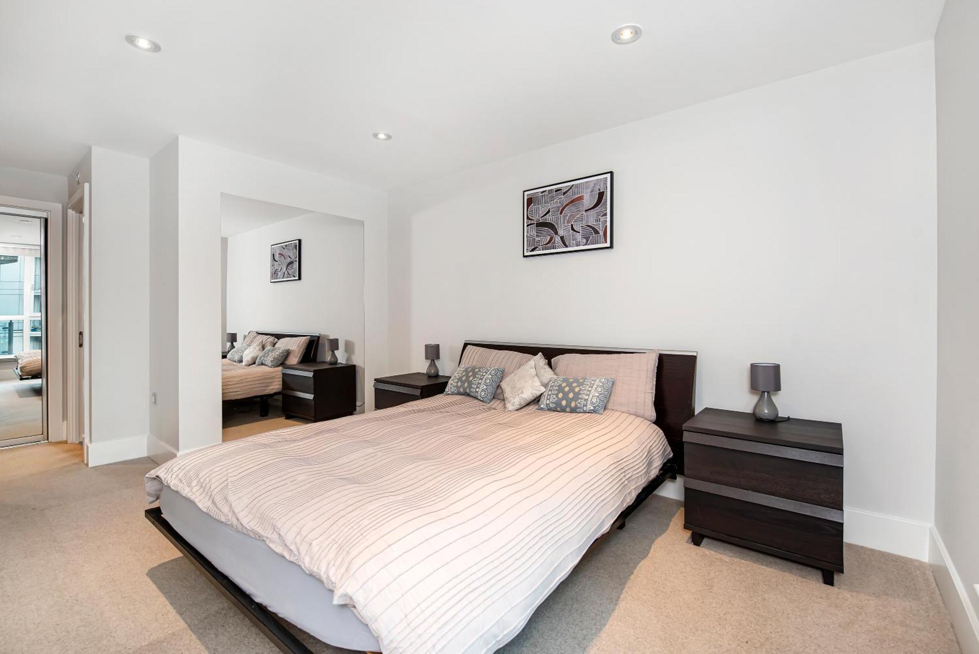 Modern 2 Bedroom 2 Bath With River View *