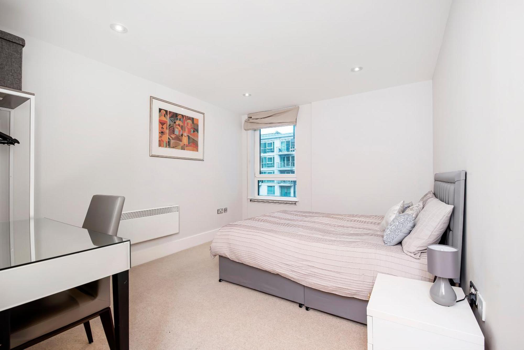 Modern 2 Bedroom 2 Bath With River View * London