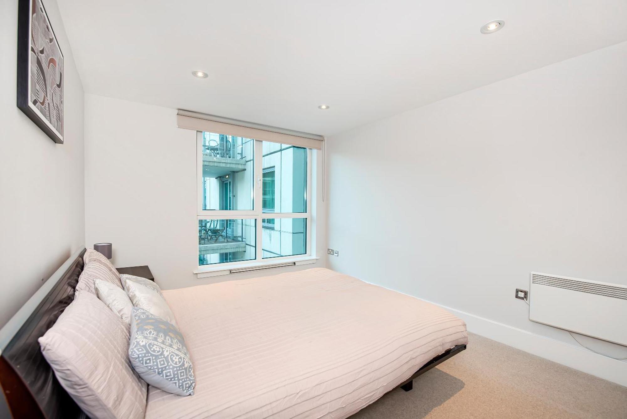 Apartment Modern 2 Bedroom 2 Bath With River View *