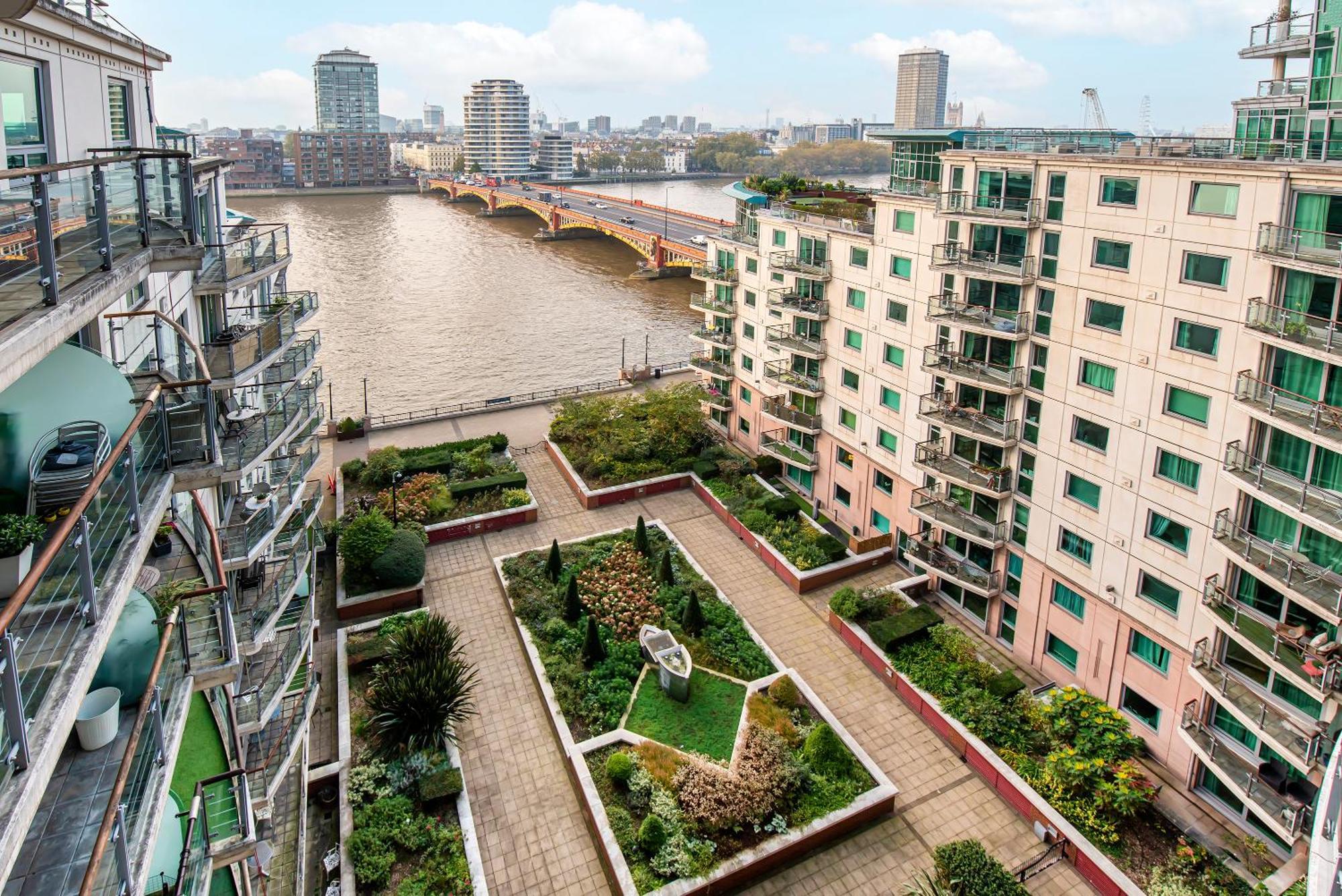 Modern 2 Bedroom 2 Bath With River View *