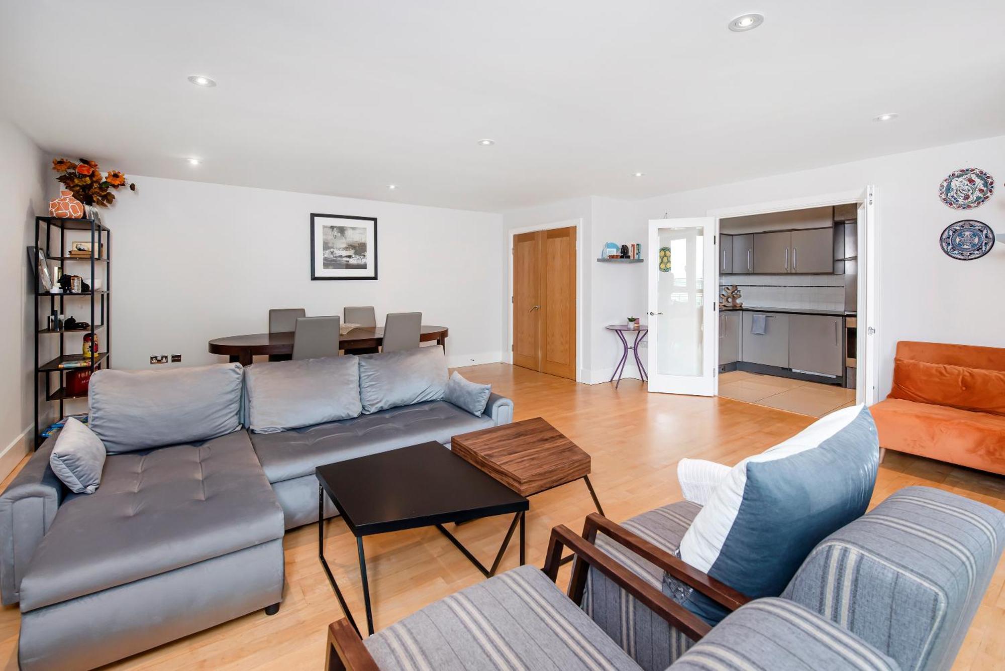 Apartment Modern 2 Bedroom 2 Bath With River View *