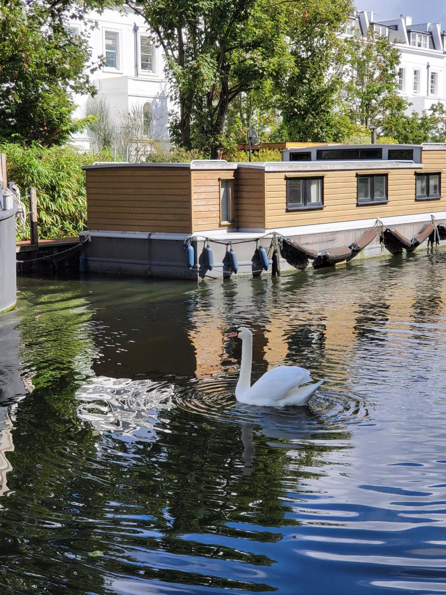 Botel Comfy Canal Boat In Little Venice For Family & Friends