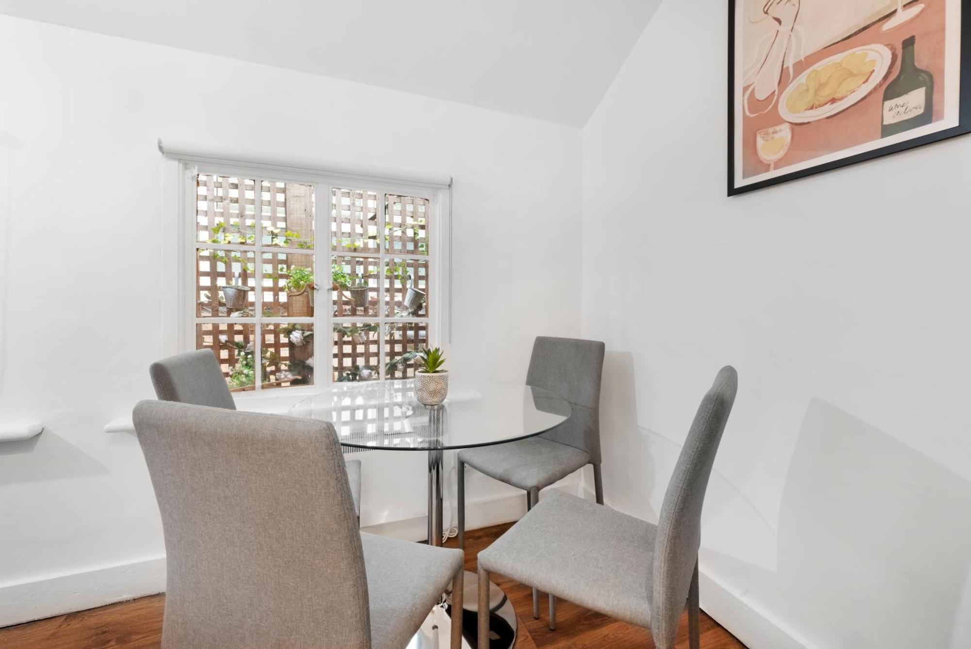 Apartment 2 Bed Piccadilly 1 London