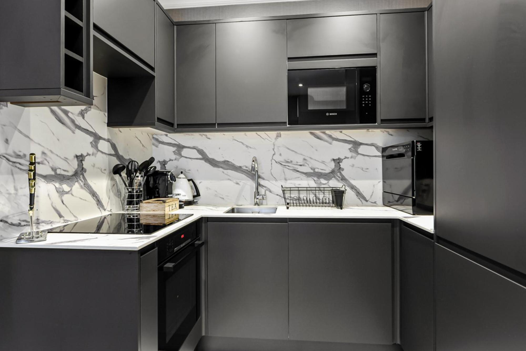 Mayfair With Private Terrace- 2 Bed * Londen