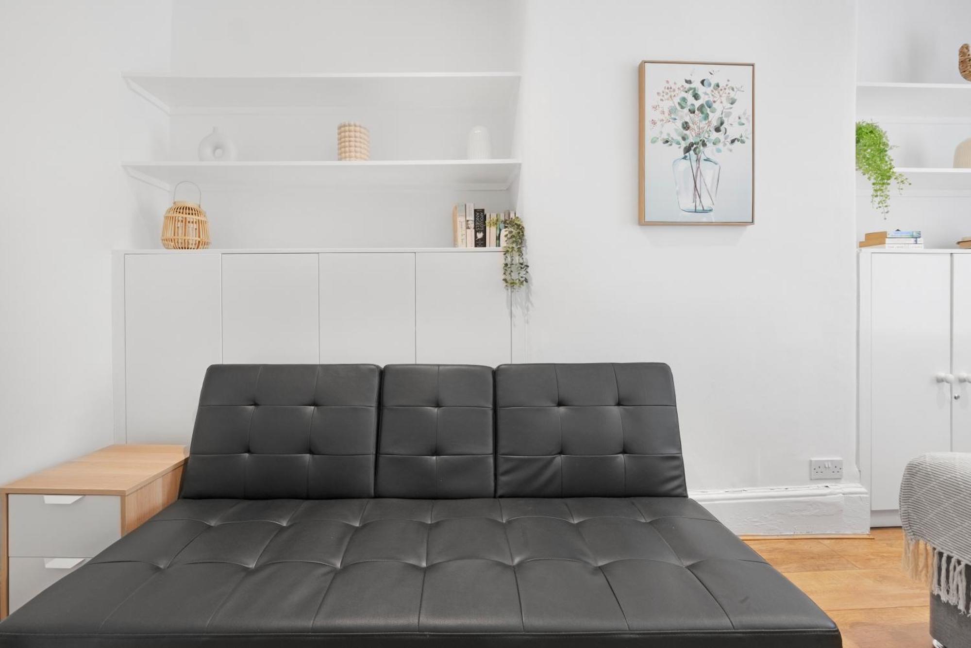 2 Bed Piccadilly 1 London