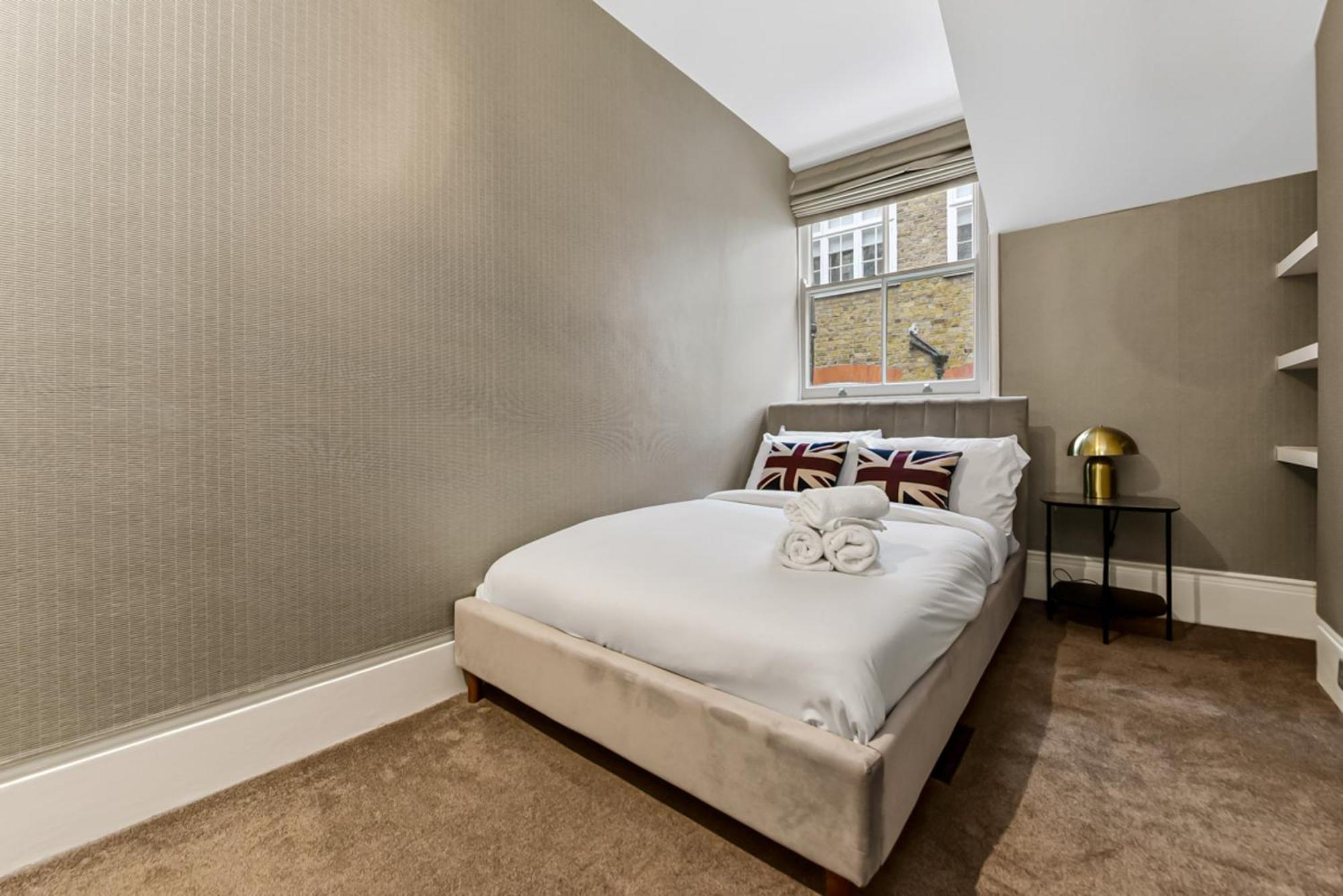 Mayfair With Private Terrace- 2 Bed Appartement Londen
