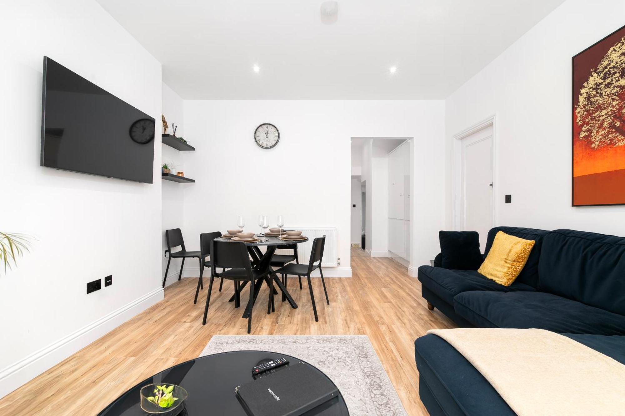 2 Bed Flat 10 Min From Notthing Hill! * London
