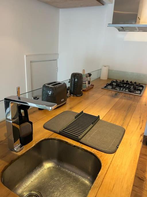 Apartment Modern 1-bedroom Flat On The Avenue