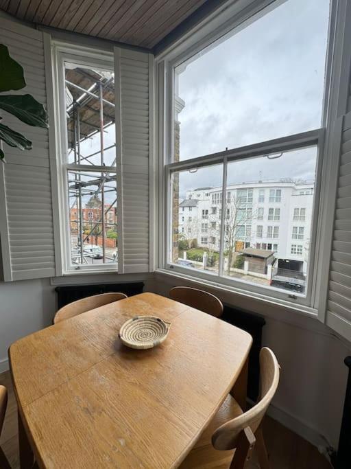 Modern 1-bedroom Flat On The Avenue Apartment *