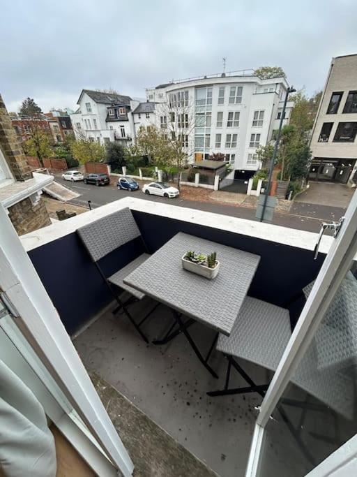 Apartment Modern 1-bedroom Flat On The Avenue *