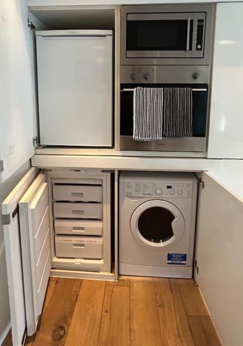 Modern 1-bedroom Flat On The Avenue London