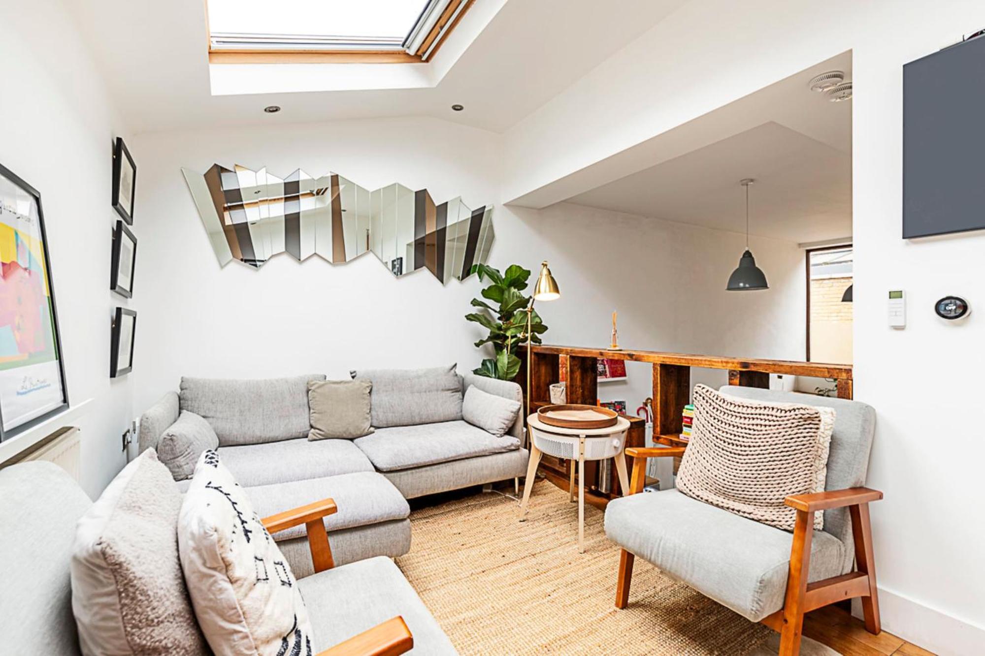 Apartment Modern Airy 2-bed Gem In Trendy Stoke Newington *
