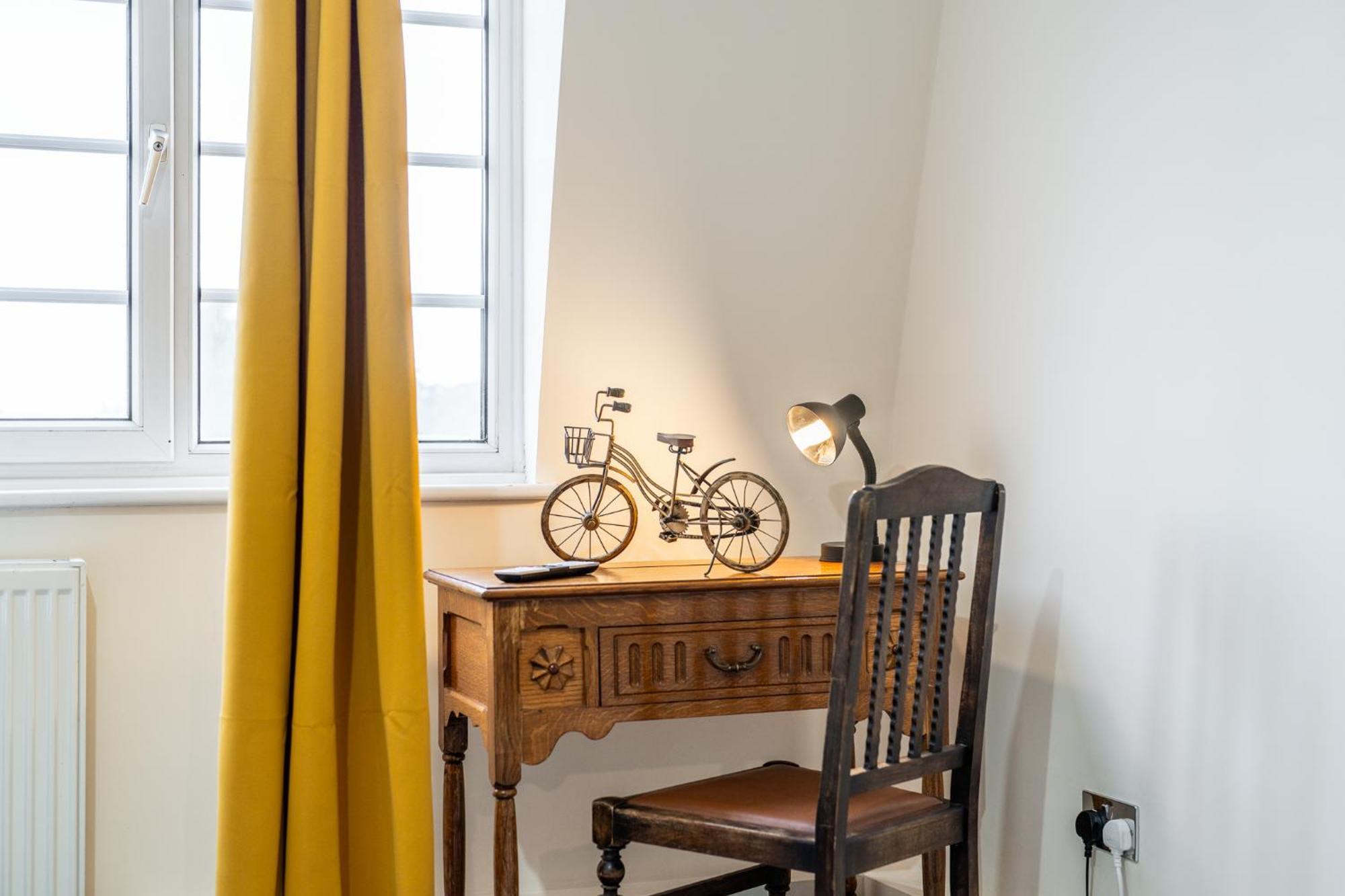 Wilkinsons Home-free Parking, Perfect For Contractors & Weekend Getaways, Near Airport & Excel Ferienhaus