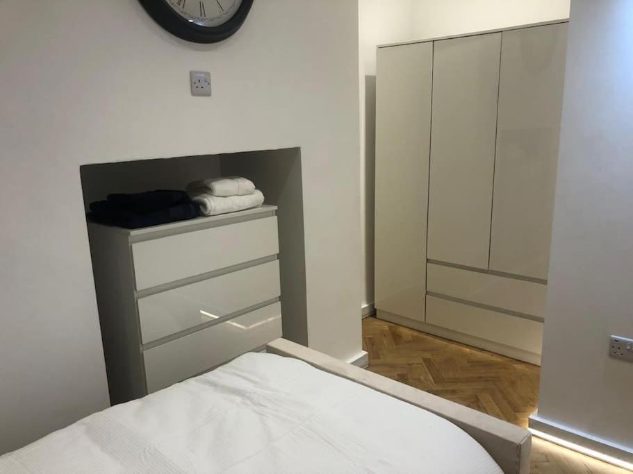 Stylish 2-bedroom Getaway In The Heart Of Chelsea Apartment London