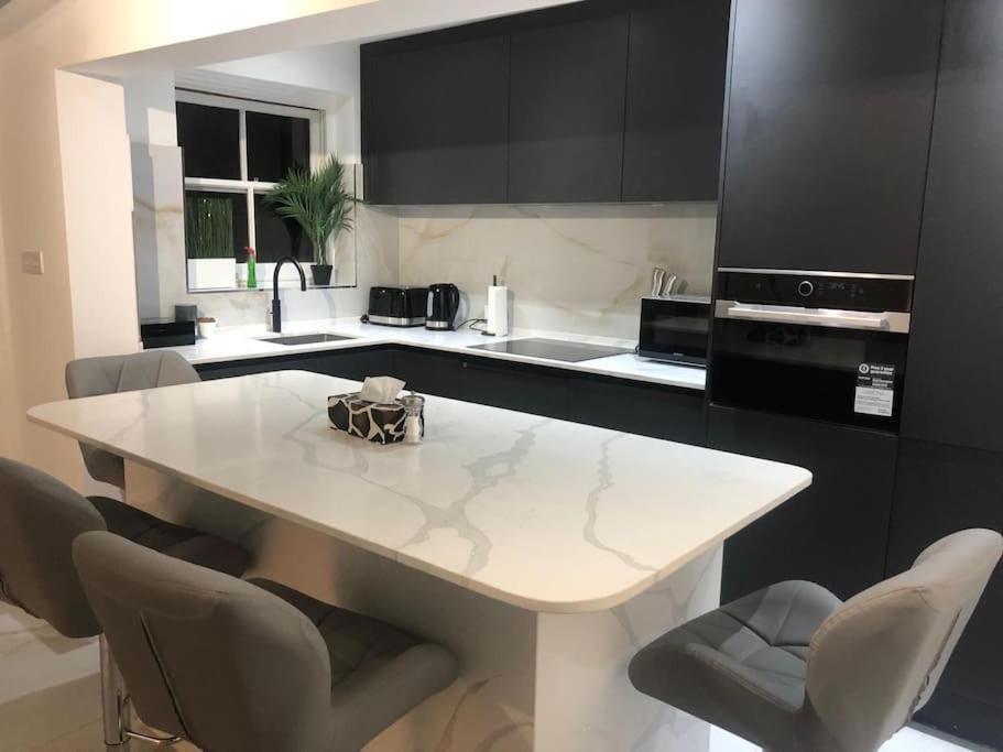 Apartment Stylish 2-bedroom Getaway In The Heart Of Chelsea *