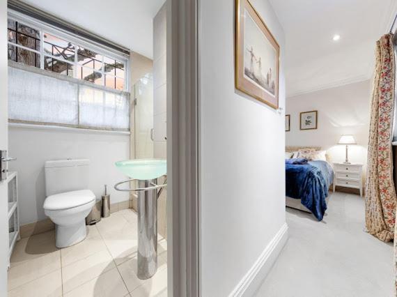 Chelsea Snug With Garden Apartment