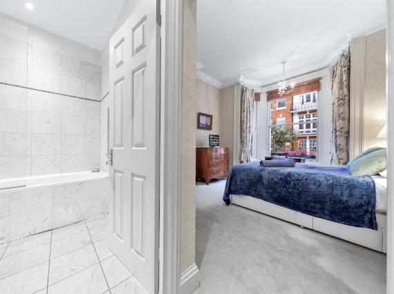 Chelsea Snug With Garden Apartment