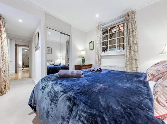 Chelsea Snug With Garden Apartment *
