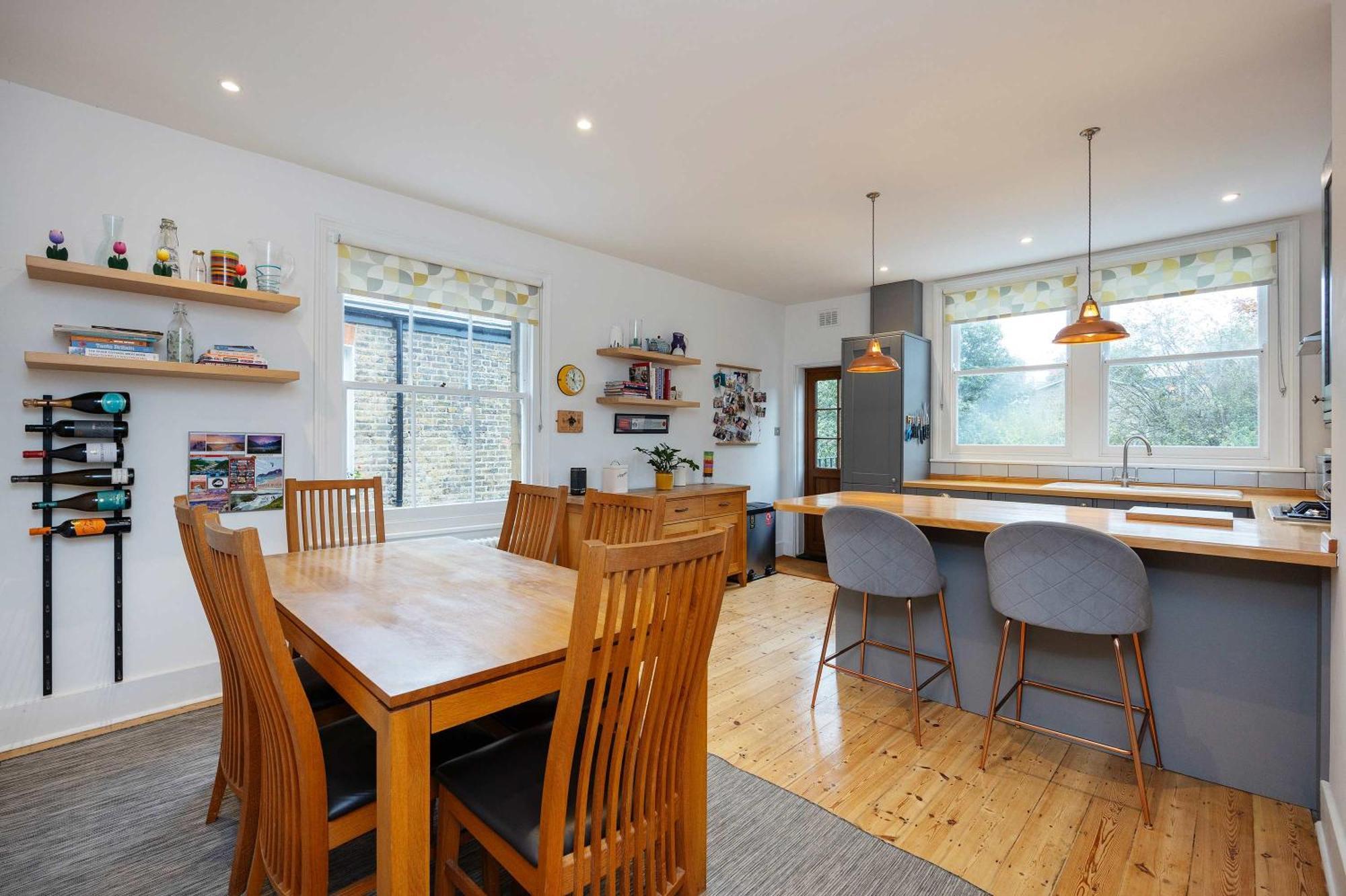 Veeve - Tantalising In Teal Appartement Londen