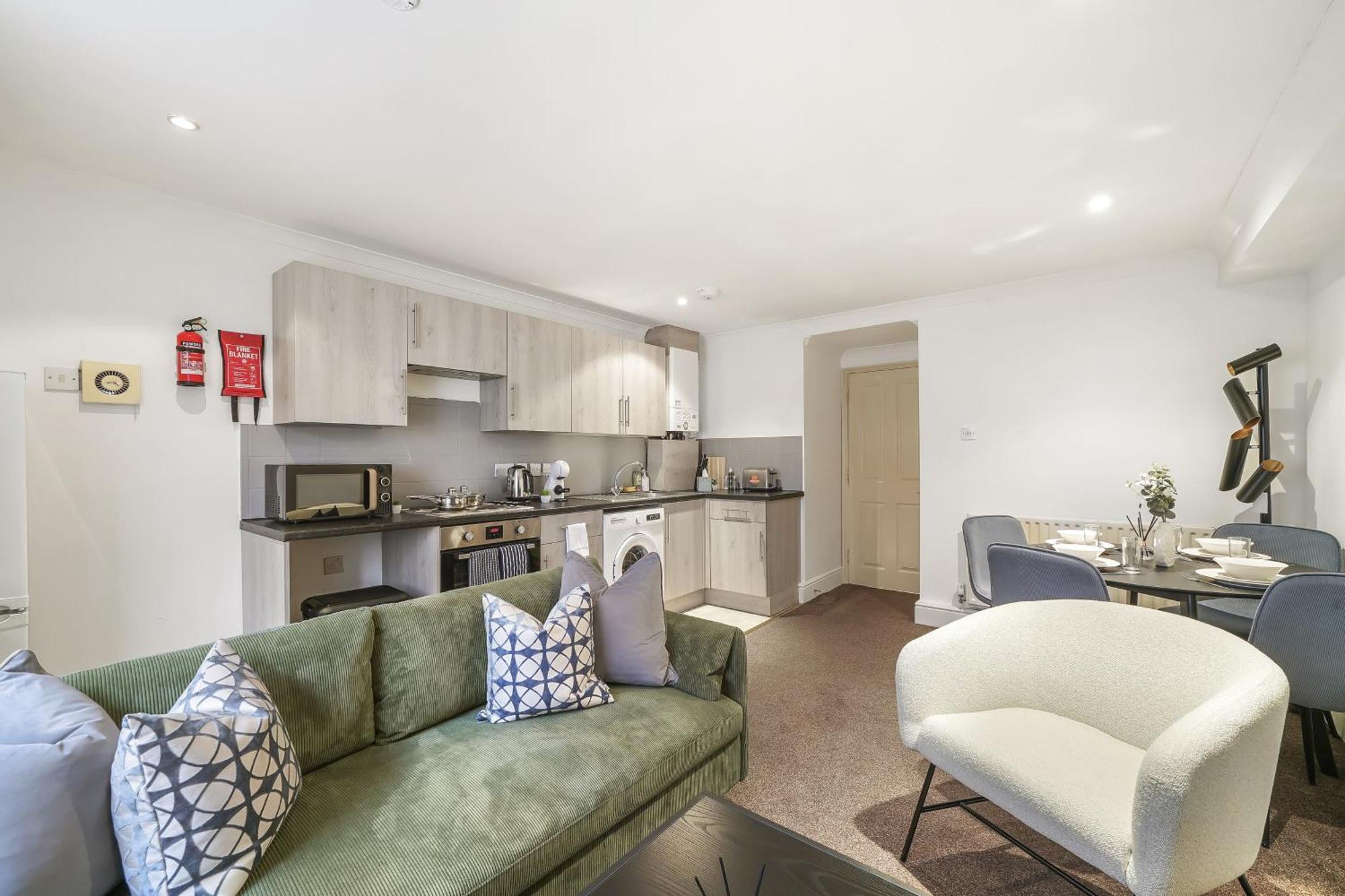 Apartment 1br & 2br Apts By Livestay Short Lets & Serviced With Free Wifi