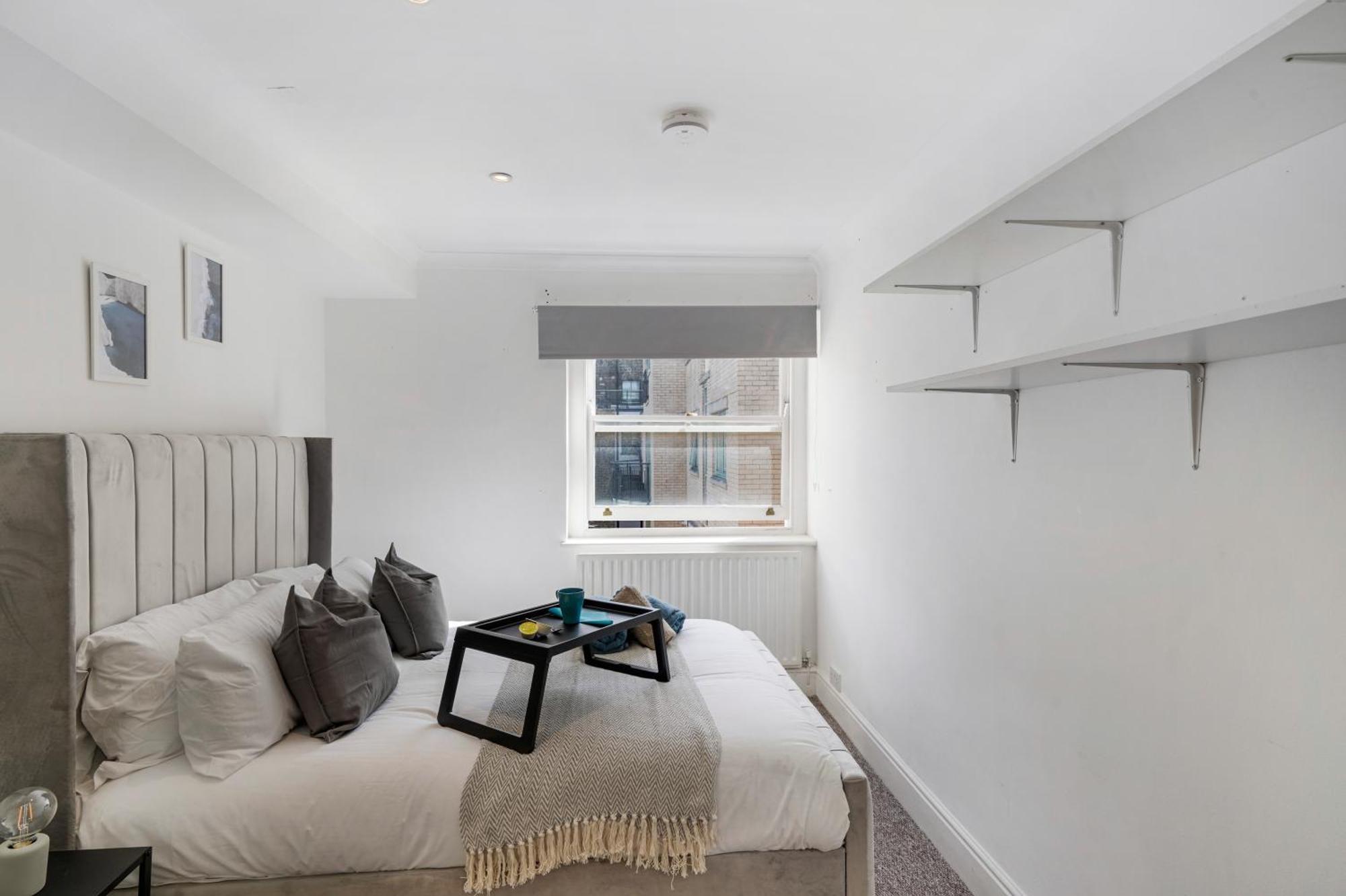 1br & 2br Apts By Livestay Short Lets & Serviced With Free Wifi Apartment *