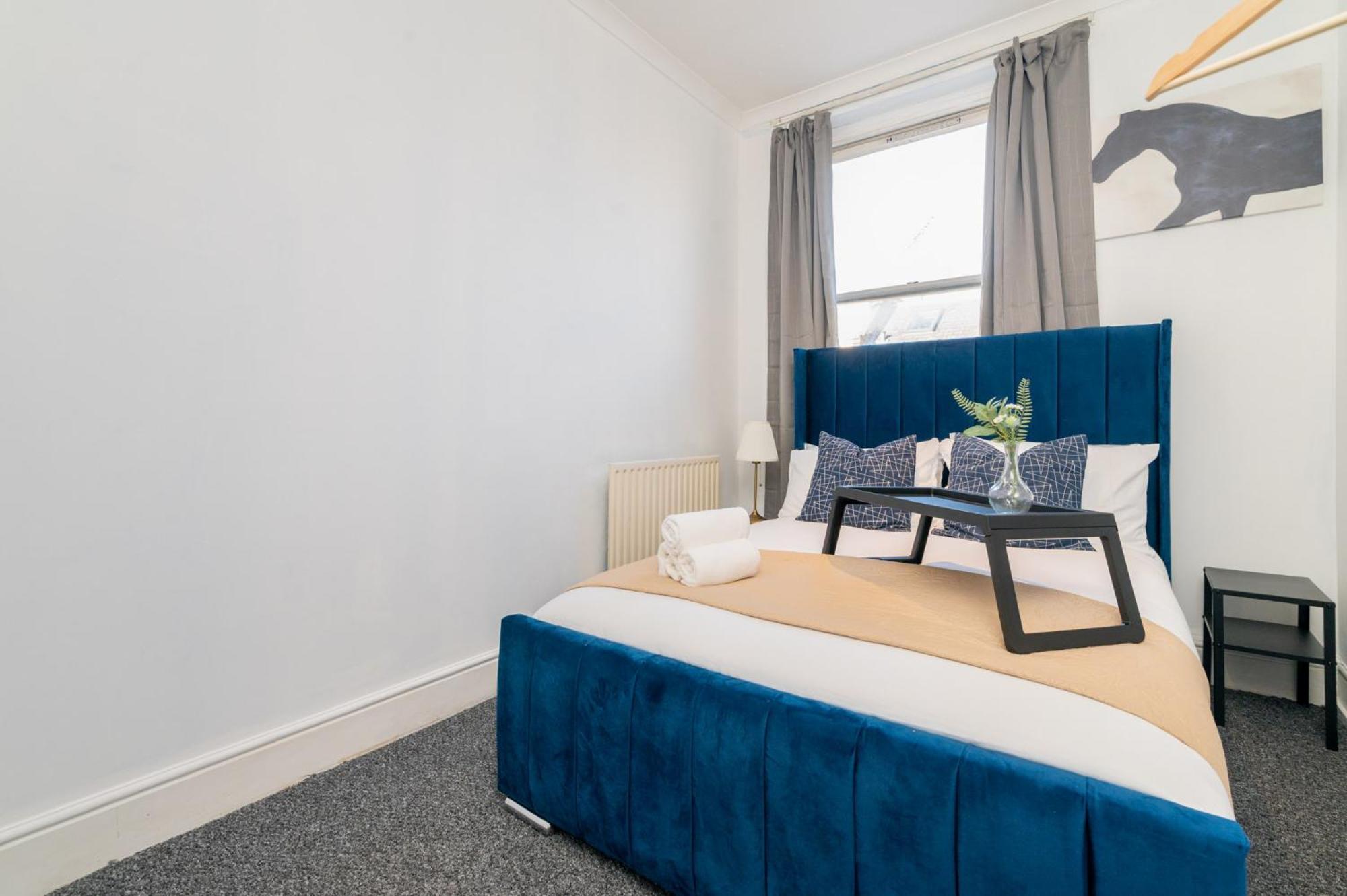 1br & 2br Apts By Livestay Short Lets & Serviced With Free Wifi *