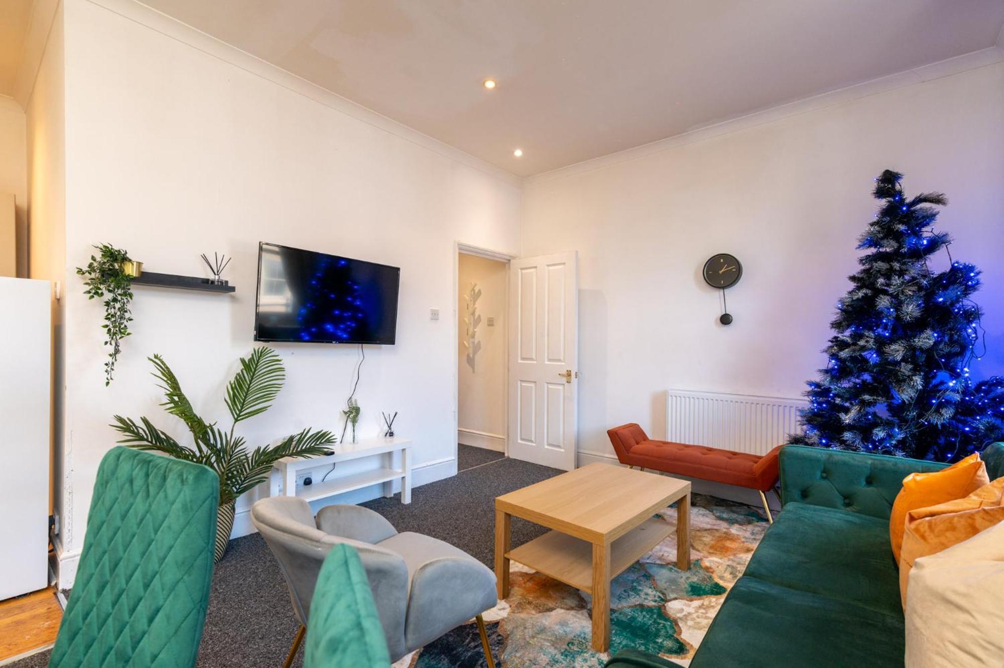 1br & 2br Apts By Livestay Short Lets & Serviced With Free Wifi Apartment