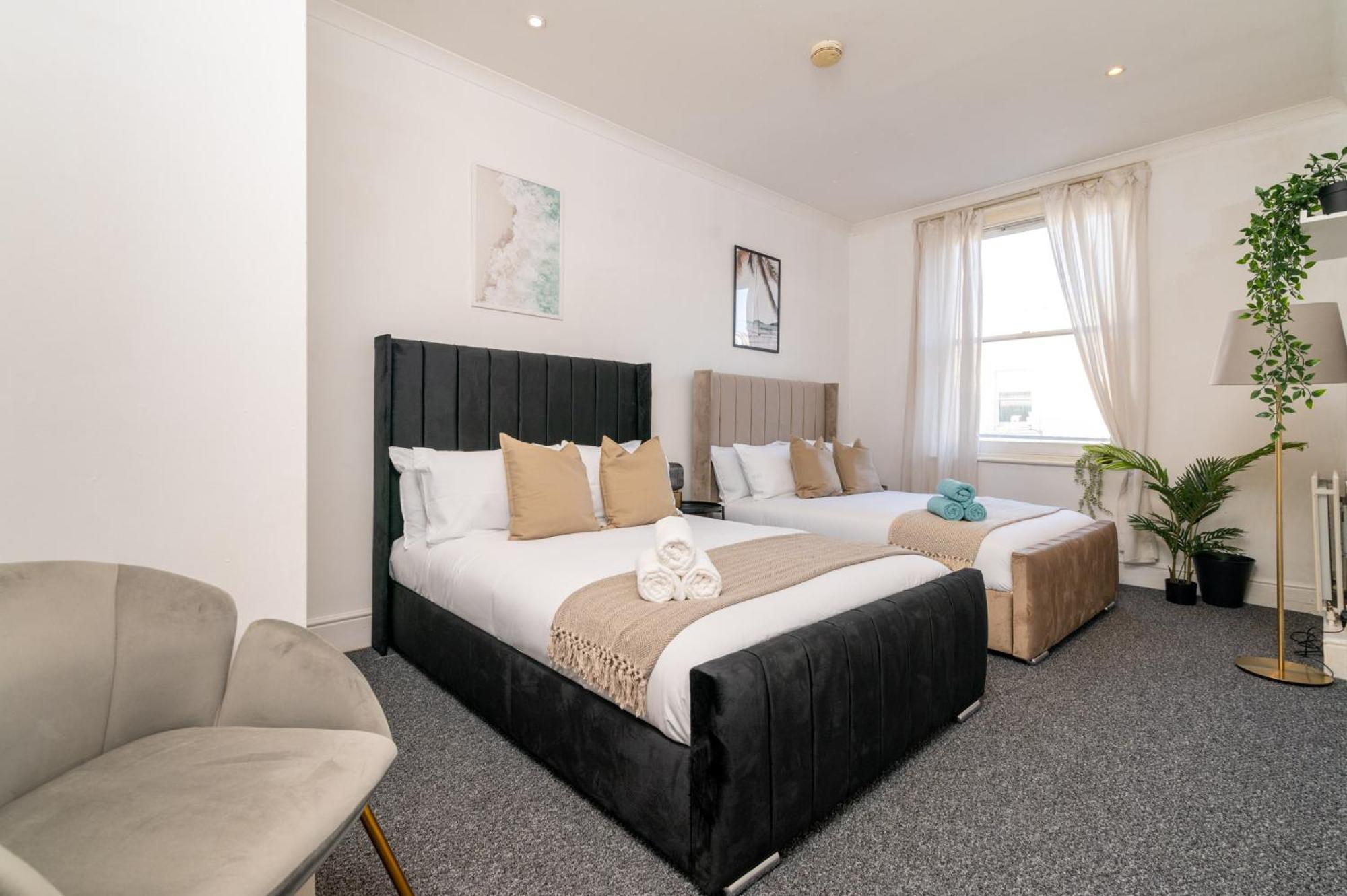 1br & 2br Apts By Livestay Short Lets & Serviced With Free Wifi London