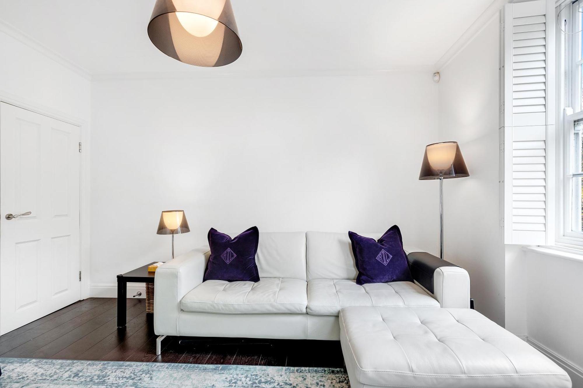 The Bronwen London