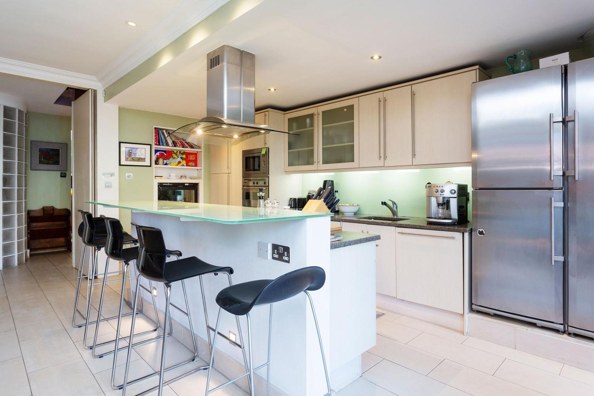 Veeve - Light Show Apartment London