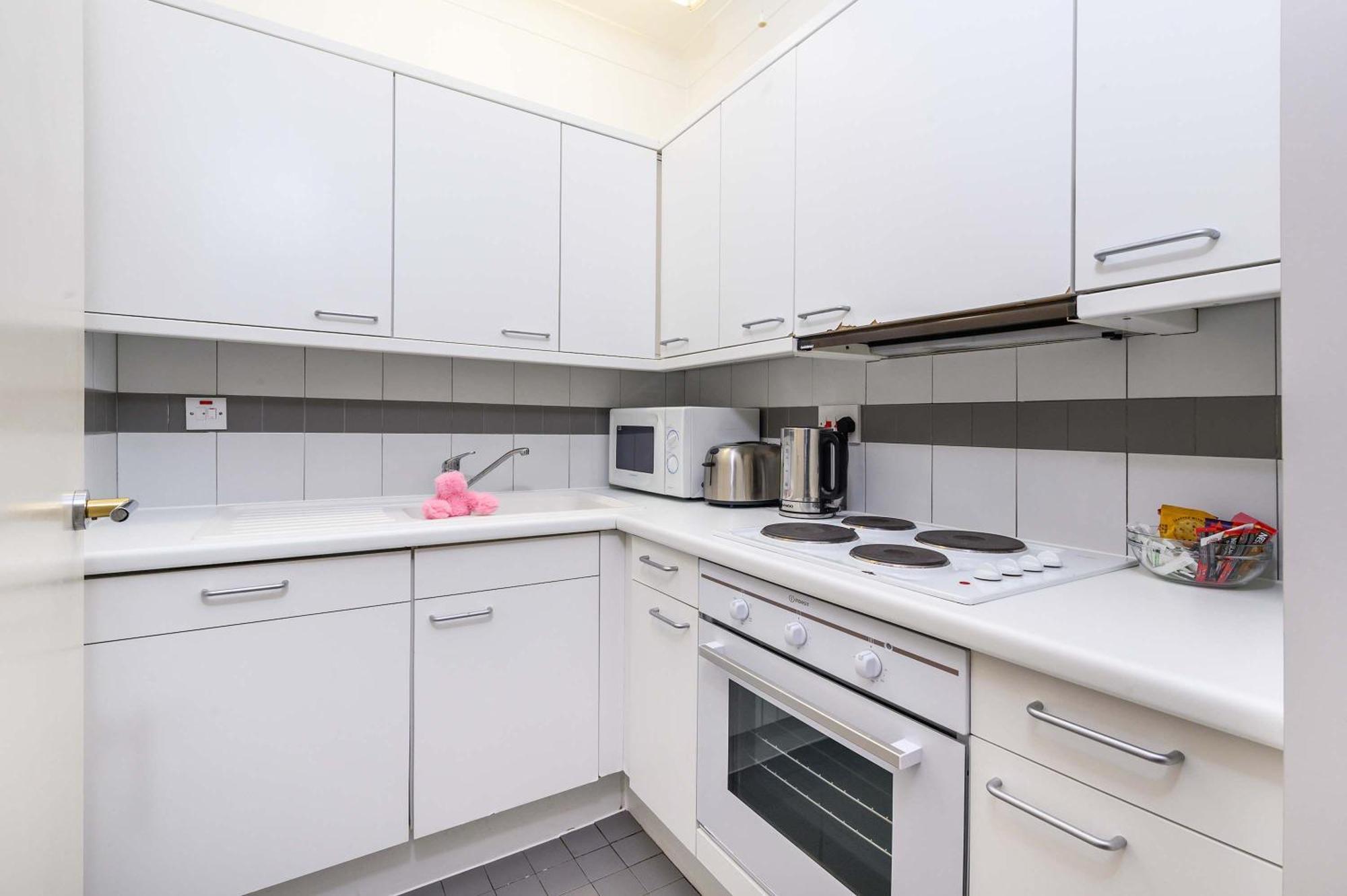 The Aristocrat - Fitzrovia - By Frankie Says Apartamento