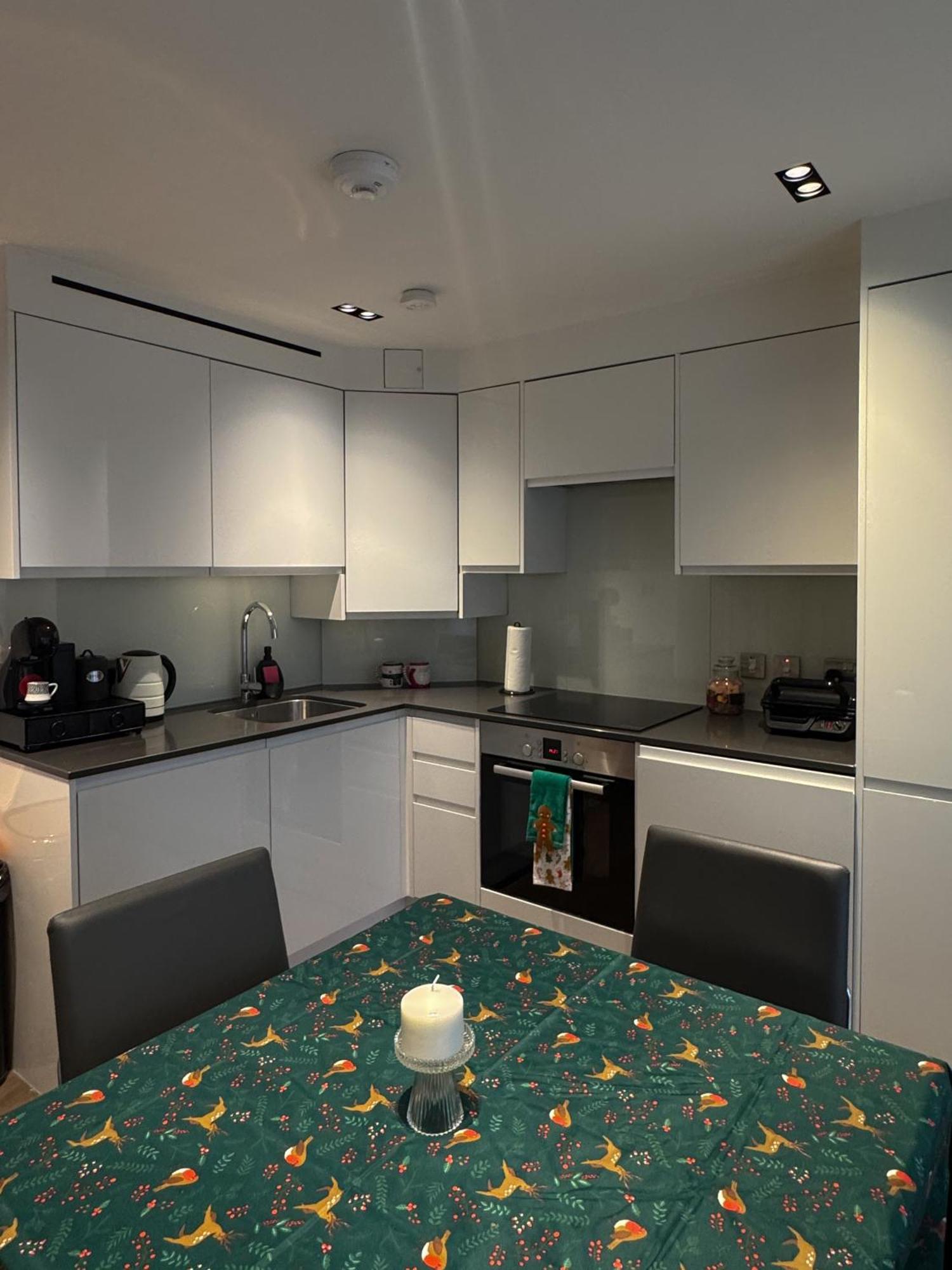 Mayfair 2 Beds Flat Near Bond Street, Opposite Selfridges On Oxford Street London