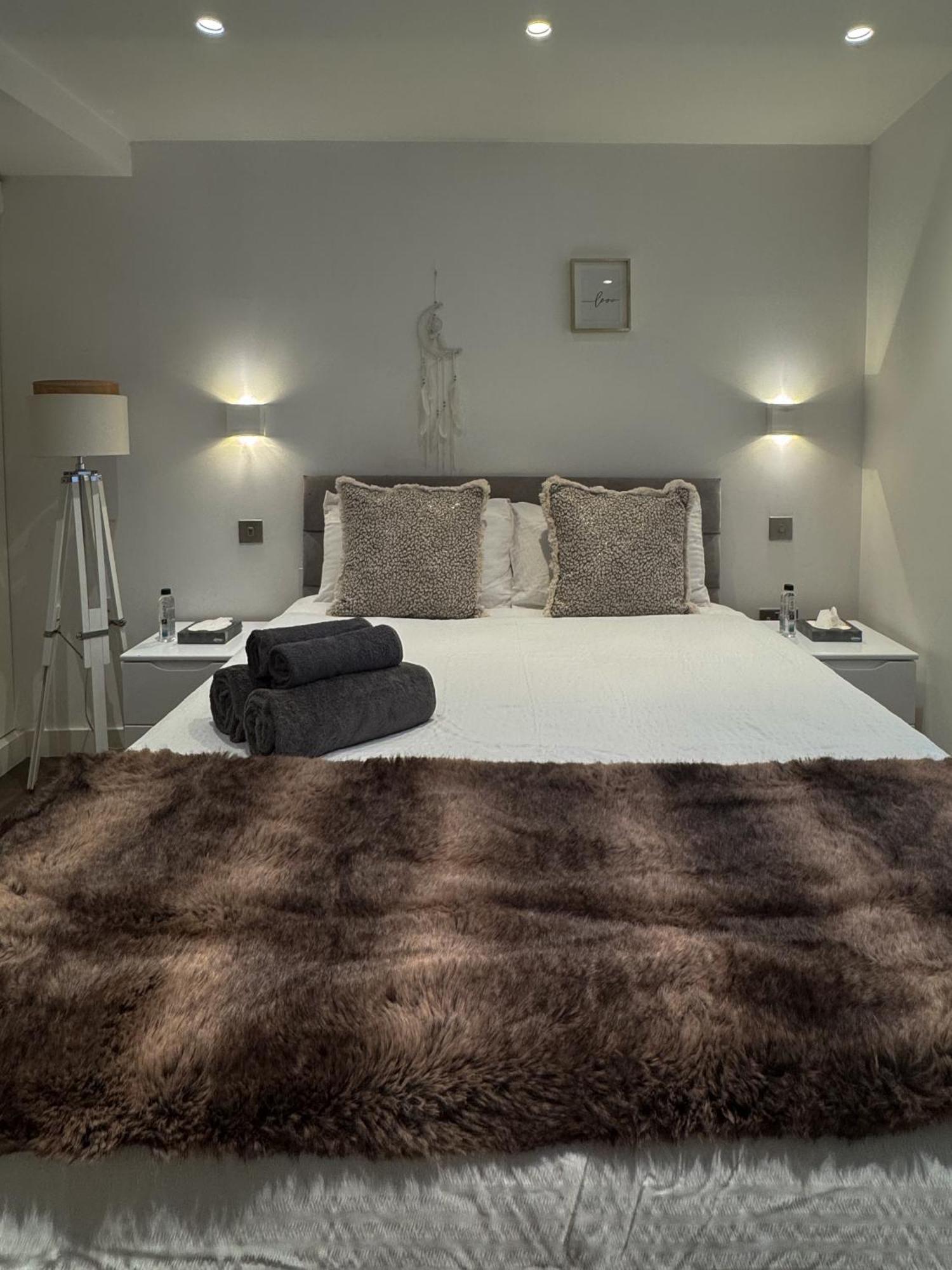 Mayfair 2 Beds Flat Near Bond Street, Opposite Selfridges On Oxford Street Apartment London