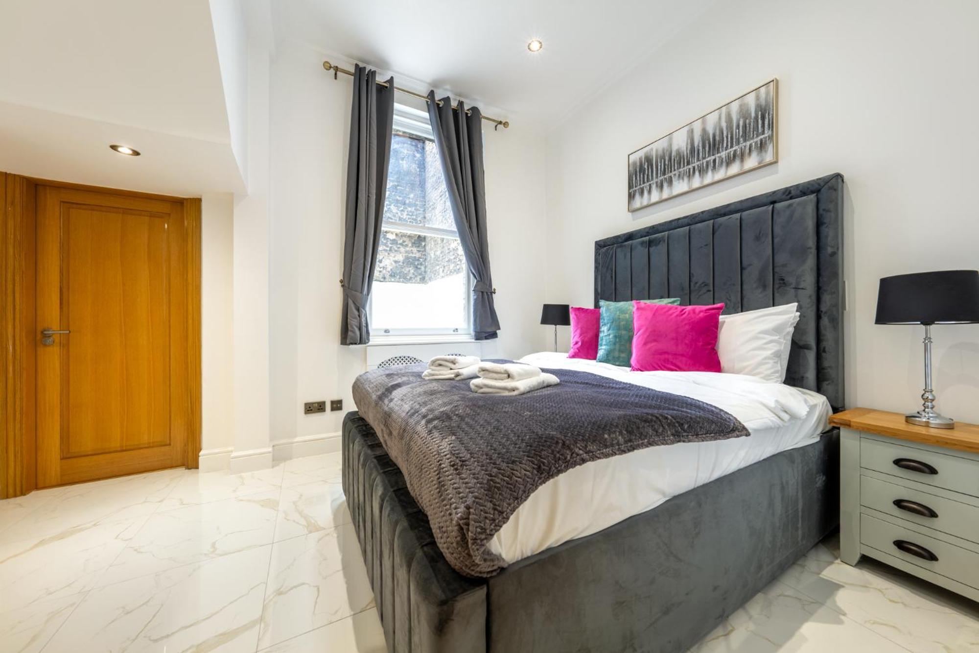 Apartment The Signature Residences London