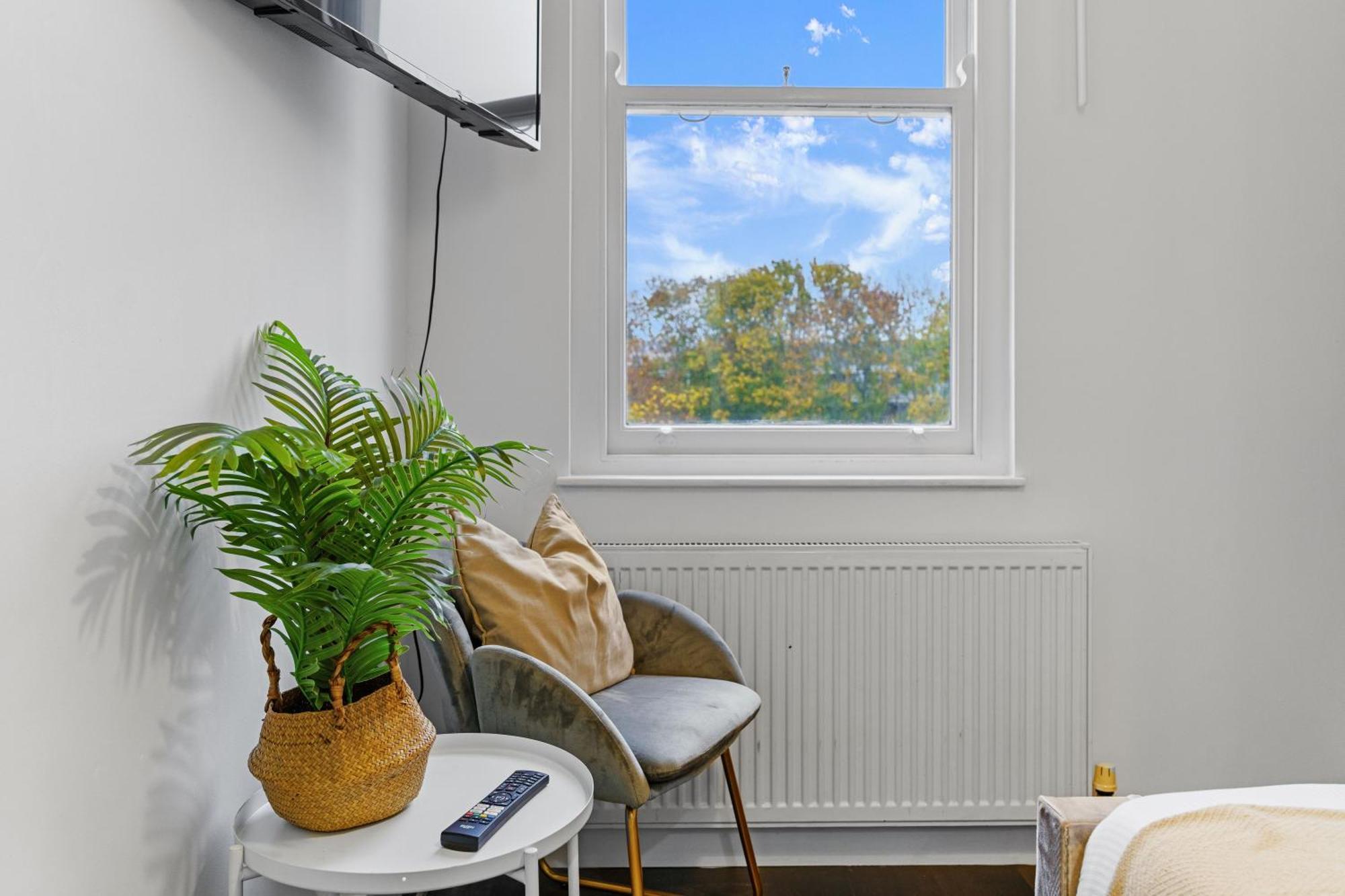 Livestay Affordable One Bedroom & Studio In India Docks E14 Londres
