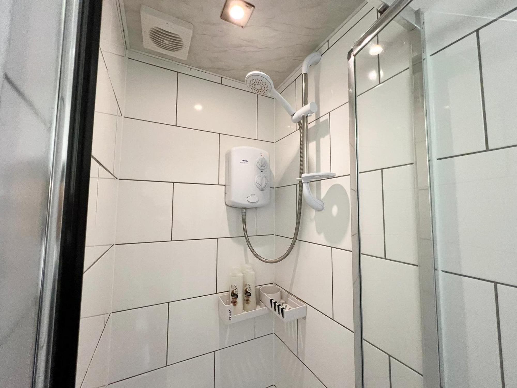 Apartment 2 Bedroom Flat A Short Walk Away To Barbican Centre Near Farringdon, Old St London