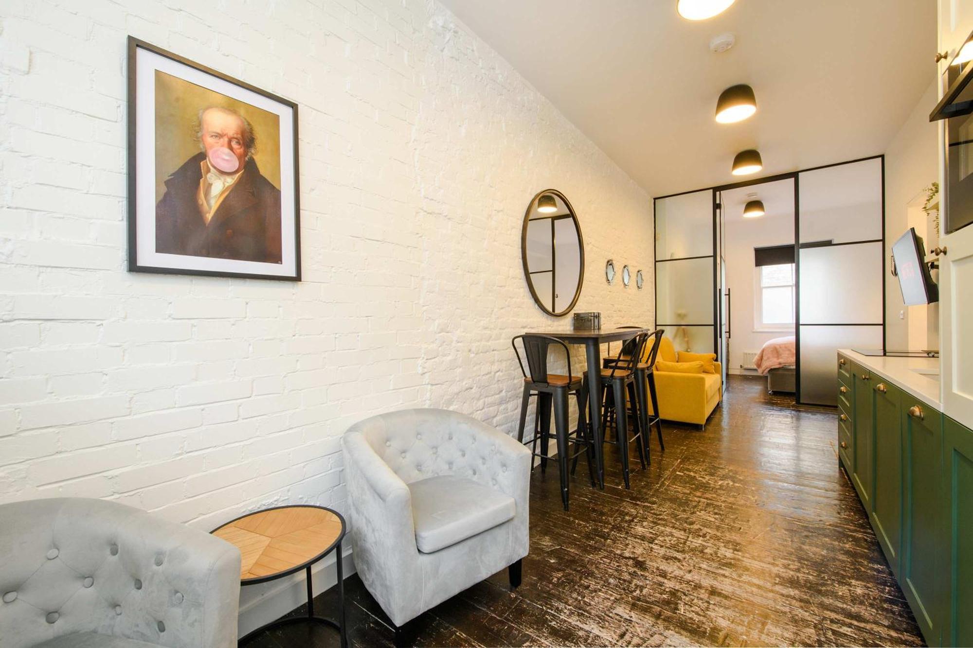 The Cheeky Hideaway-borough- By Frankie Says Apartment *