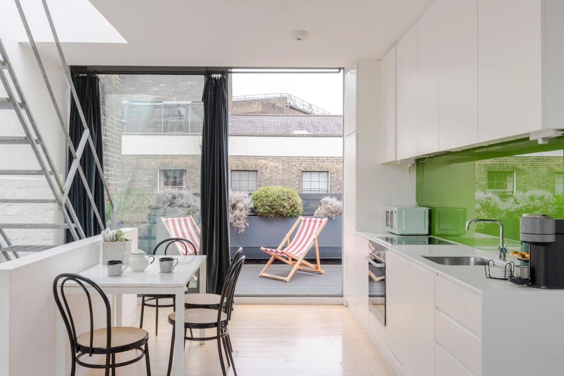 Apartment The Cheeky Hideaway-borough- By Frankie Says London
