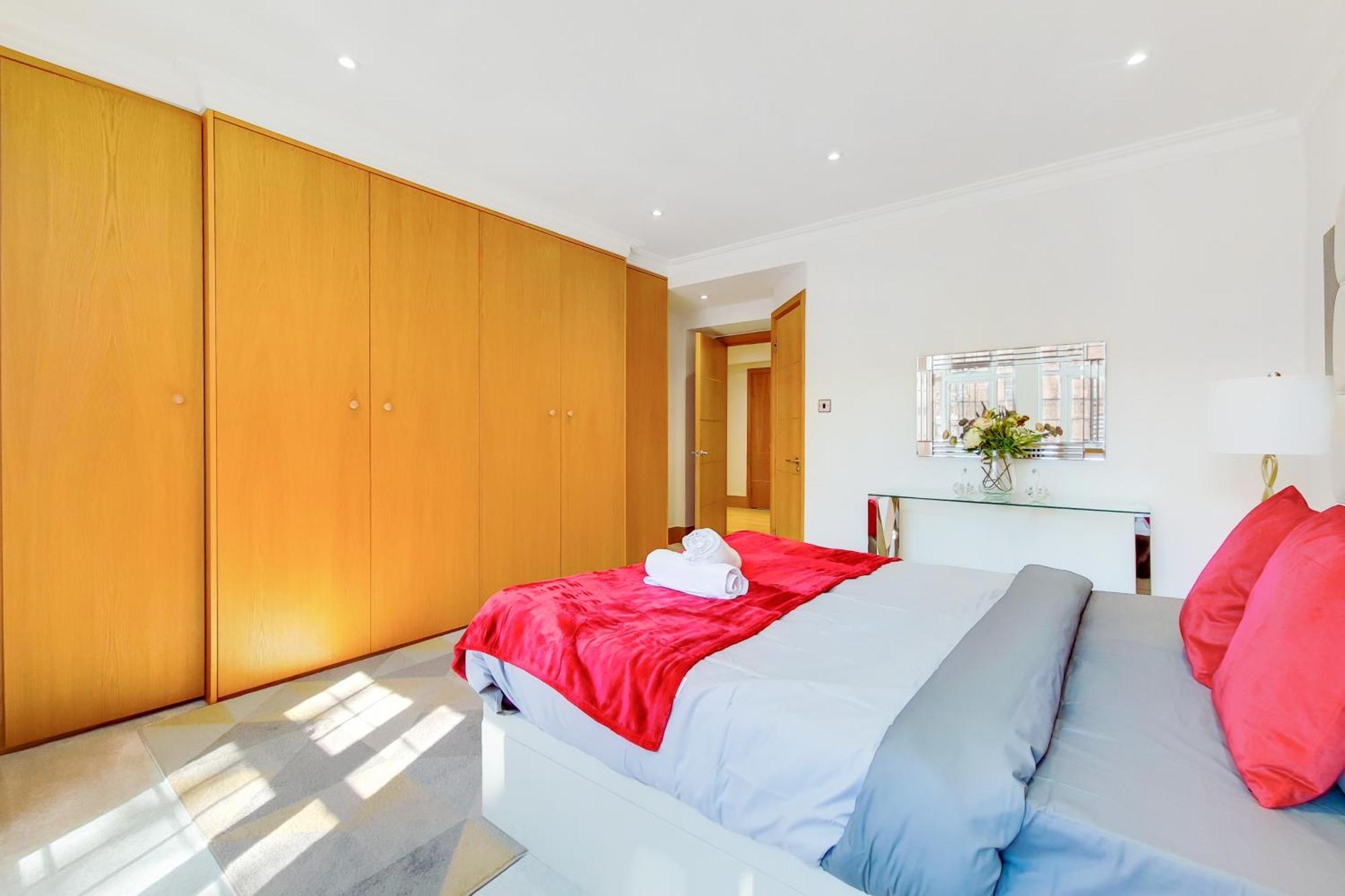 Apartment The Princes Residences London