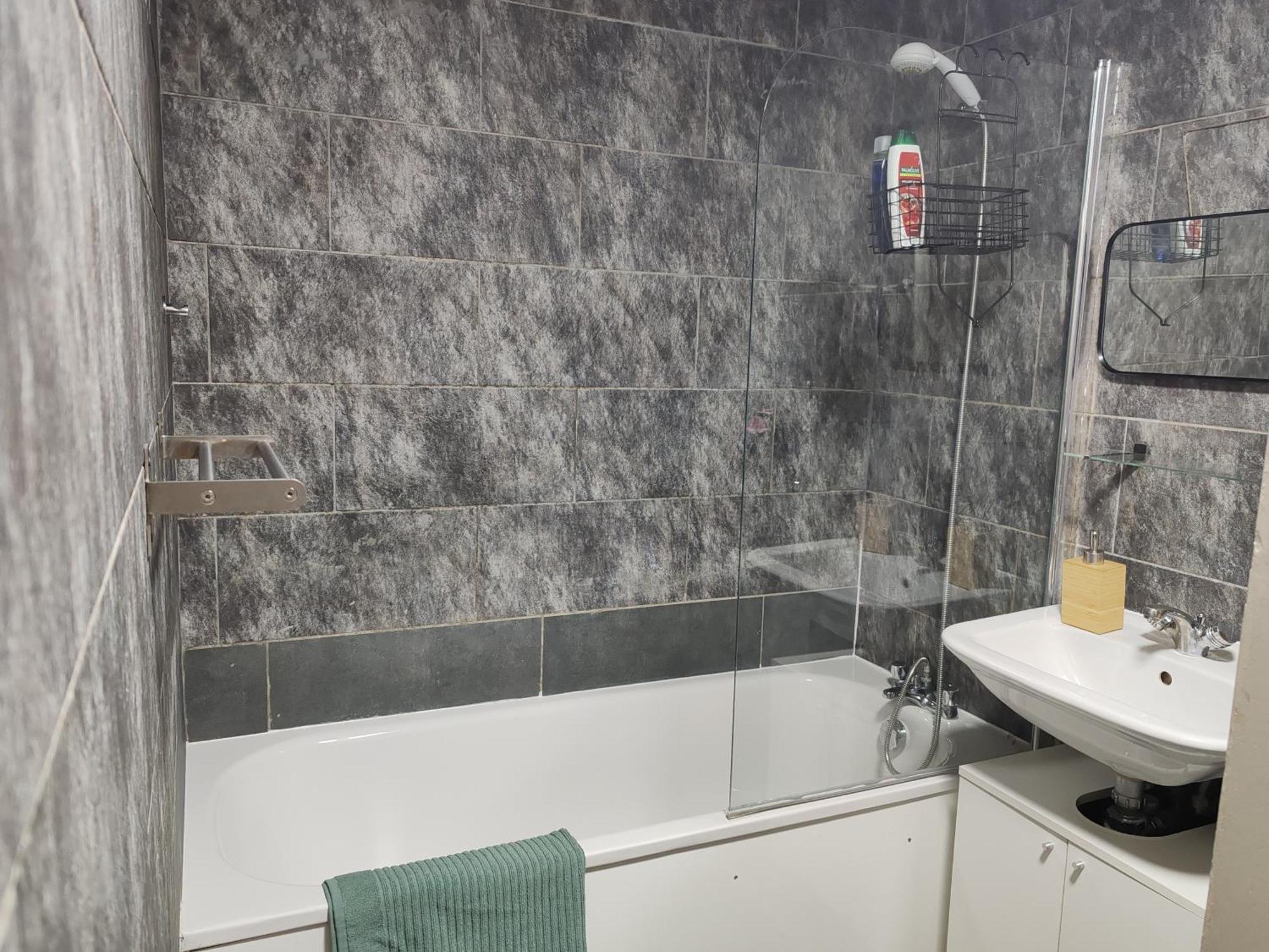 Two Bedroom In Queensway, W2, Appartement Londen