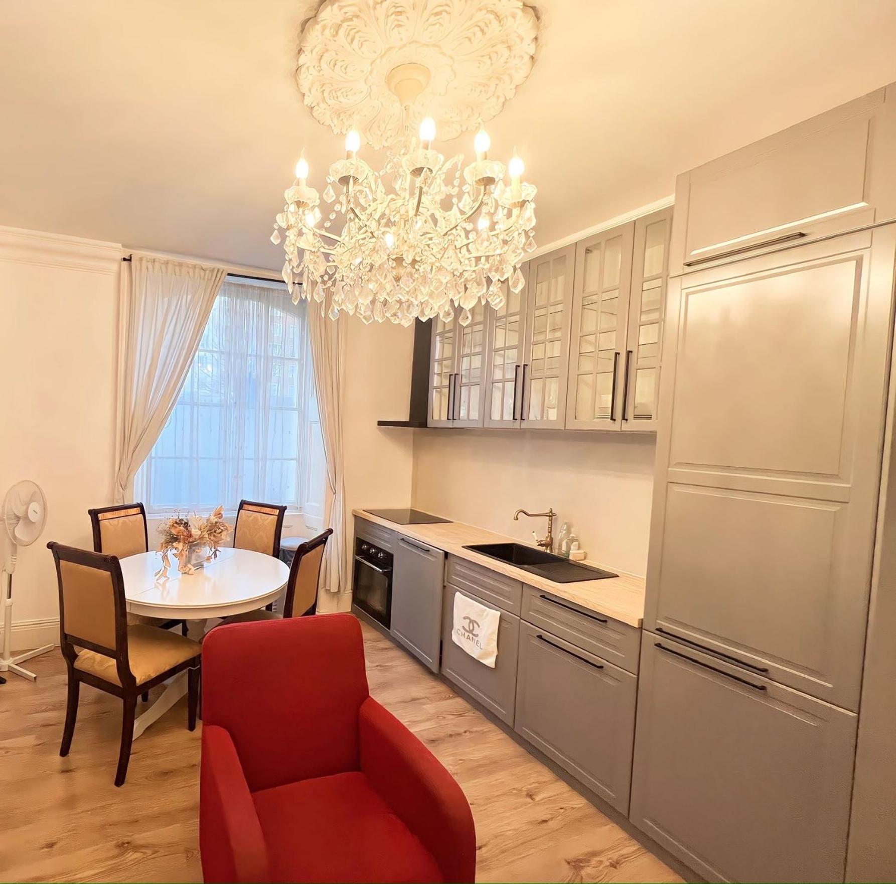 Hyde Park Residential * London