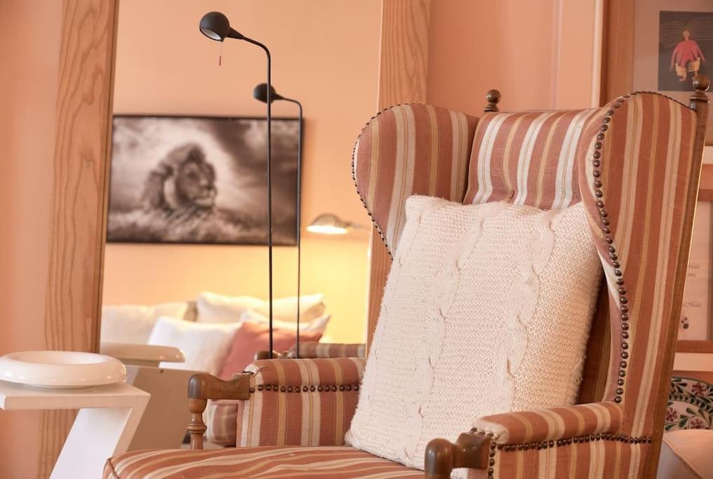 A Perfect Treasure Of A In Knightsbridge * London