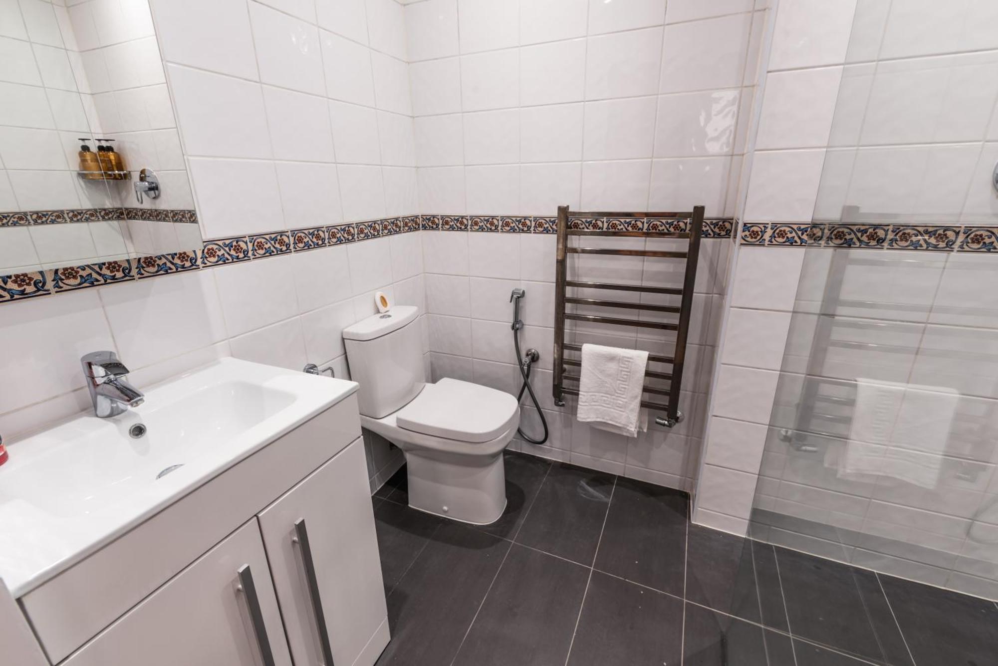 House 10 Mins Walk To Regents Park * London